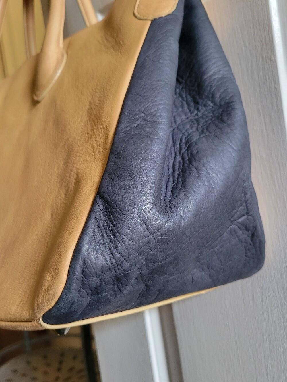 Mark & Graham ELISABETTA Colorblock SLOUCH HANDBAG Tan Dark Blue Pebbled Leather - Picture 4 of 12